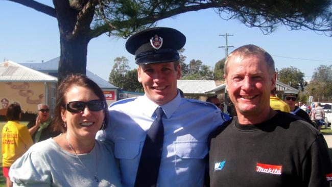 Tom Davy (centre) with parents Heather and Neil.